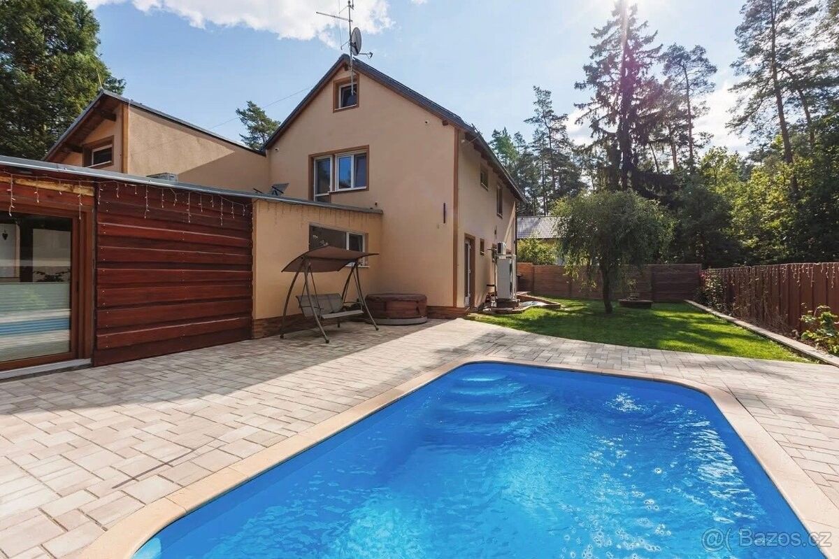 Rodinné domy, Nová Role, 362 25