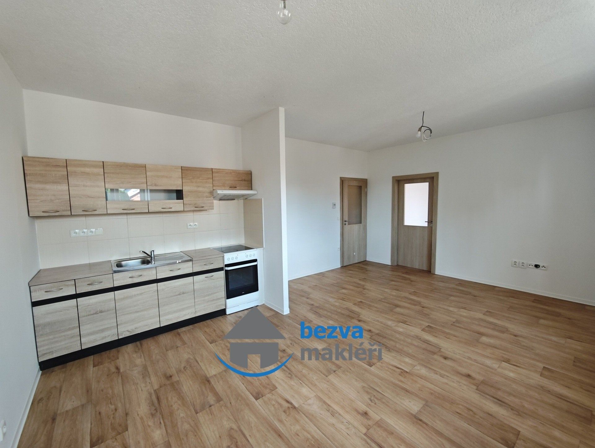 2+kk, Československé armády, Skuteč, 55 m²