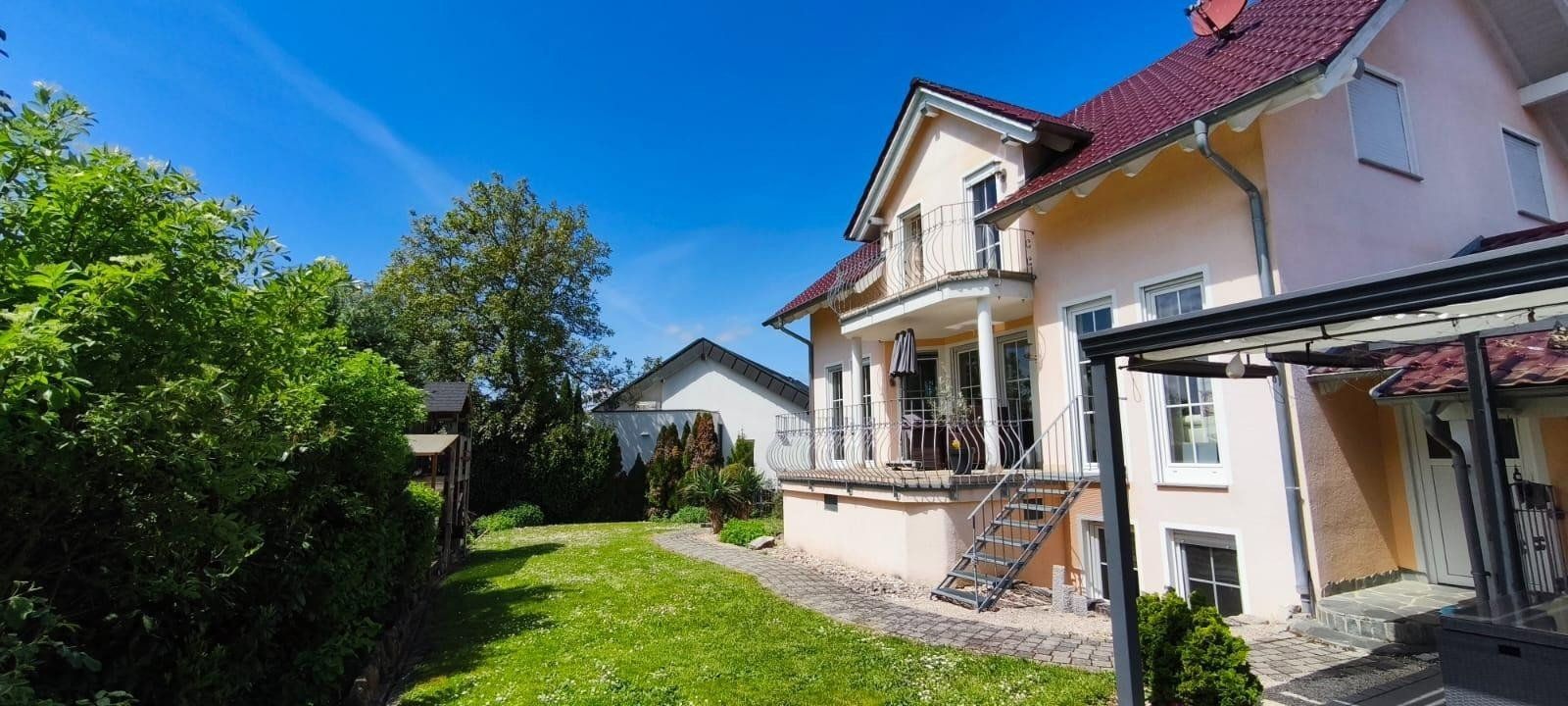 Rodinné domy, , Bádensko-Württembersko, 215 m² - 2
