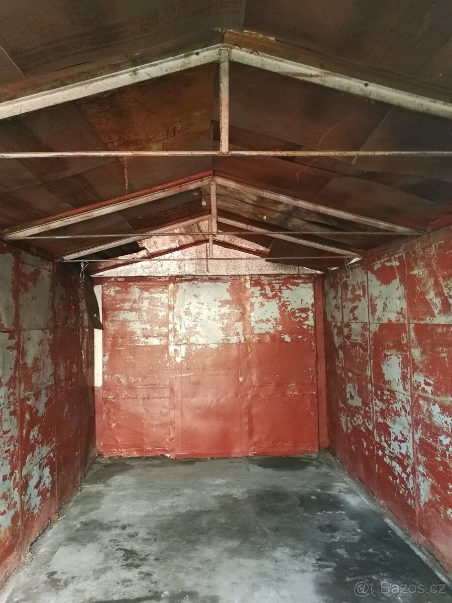 Garáže, Pňov, 289 41