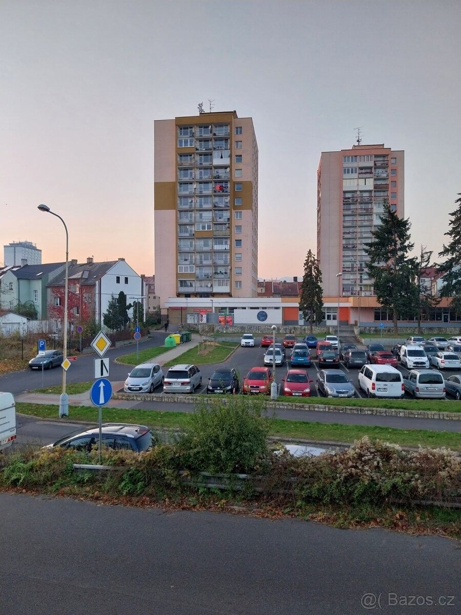 Pronájem obchodní prostory - Chomutov, 430 01