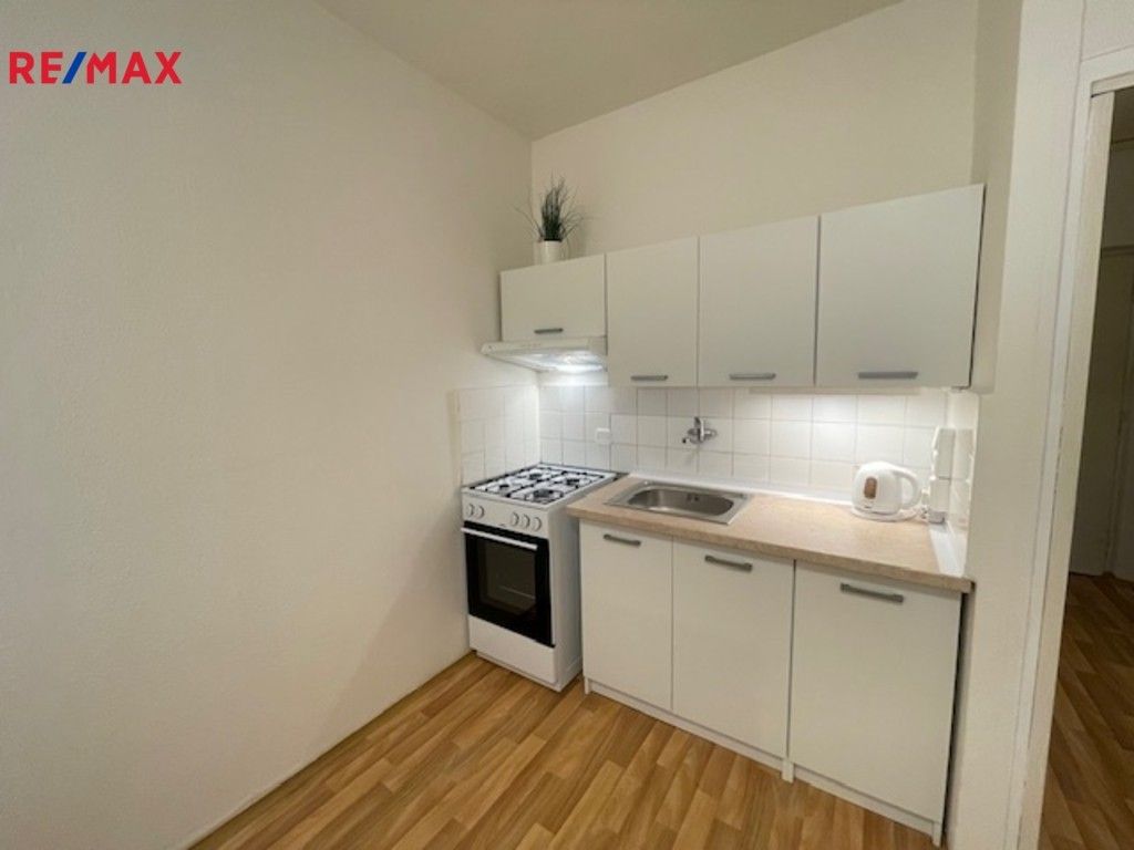 Pronájem byt 1+kk - Jabloňová, Praha, 24 m²