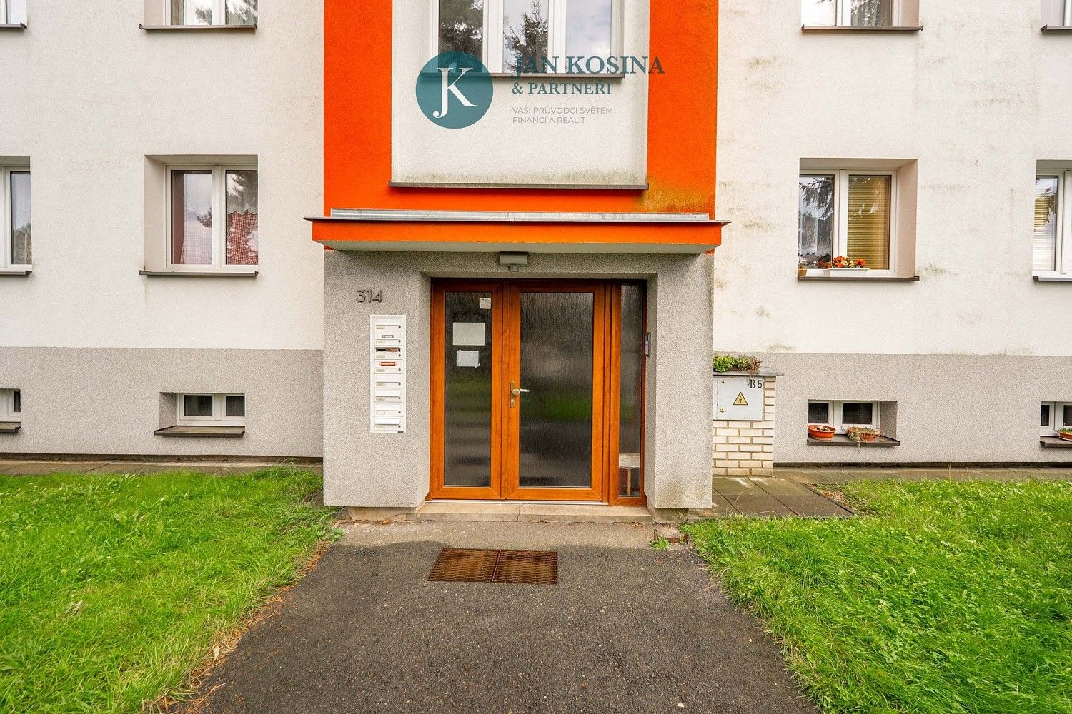 3+1, Sídliště, Žebrák, okres Beroun, 67 m² - 2
