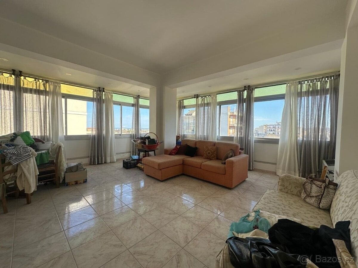 Byty, 987 66, Zahraničí