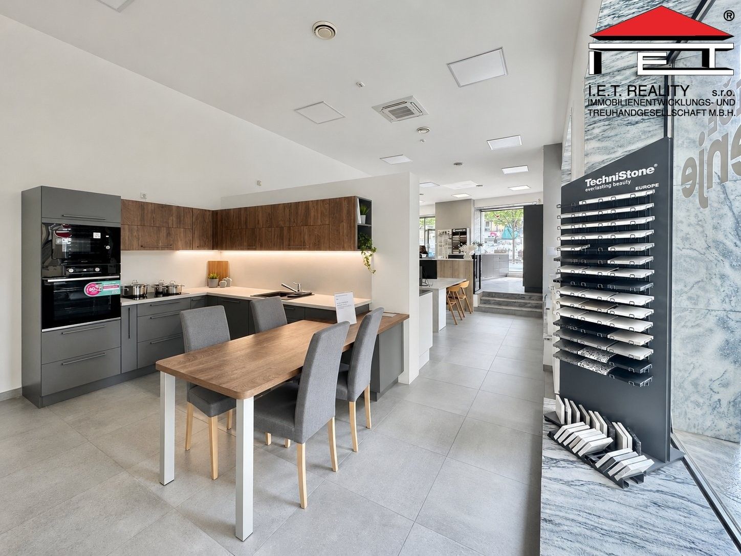 Obchodní prostory · 109 m² · Dominikánské náměstí, Brno - 4