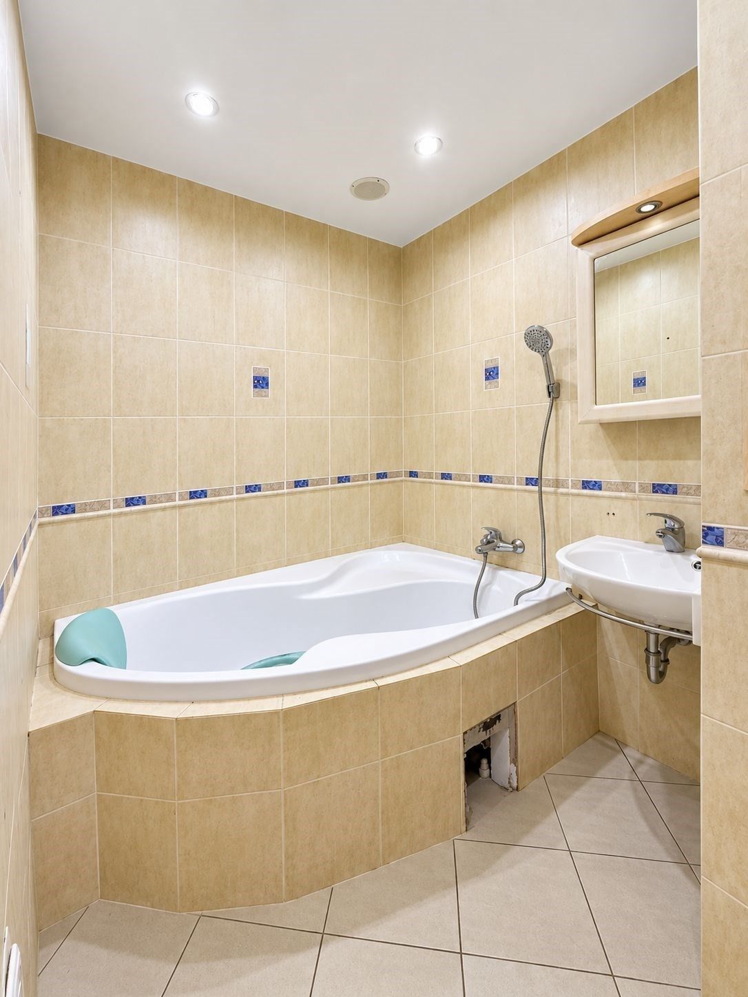 2+1, Dřínovská 4594, Chomutov, 62 m² - 2