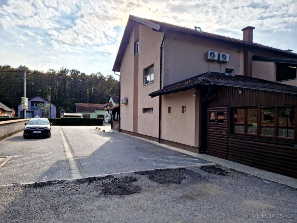 Restaurace · Uherské Hradiště, 686 01 - 4