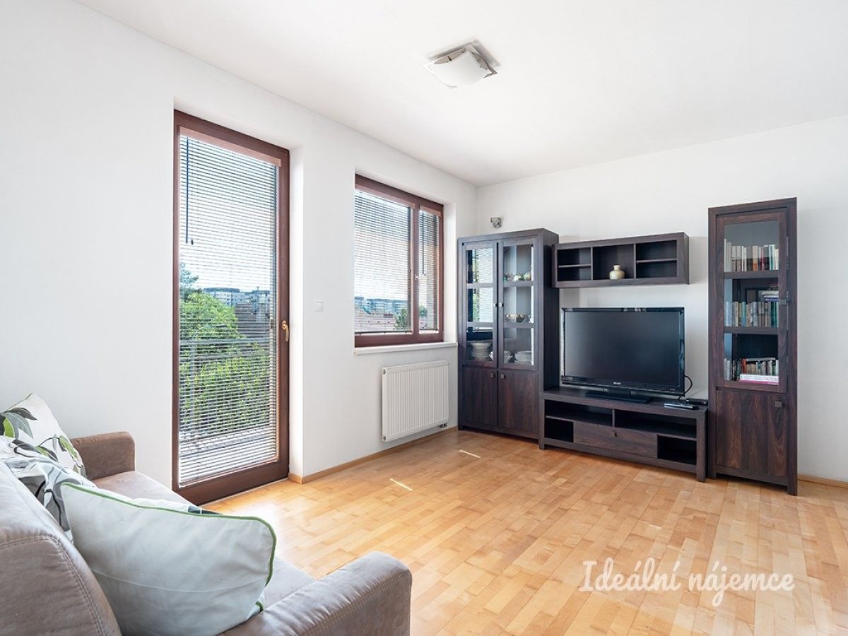 3+kk, U váhy, Praha, 70 m² - 1