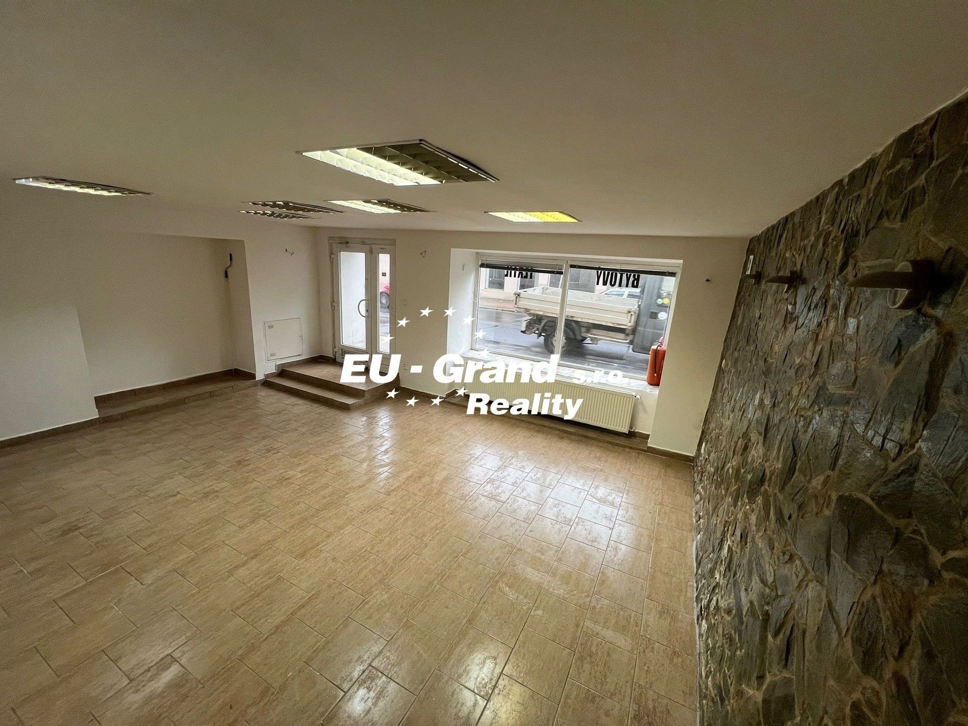 Pronájem obchodní prostory - Národní, Varnsdorf, 54 m²