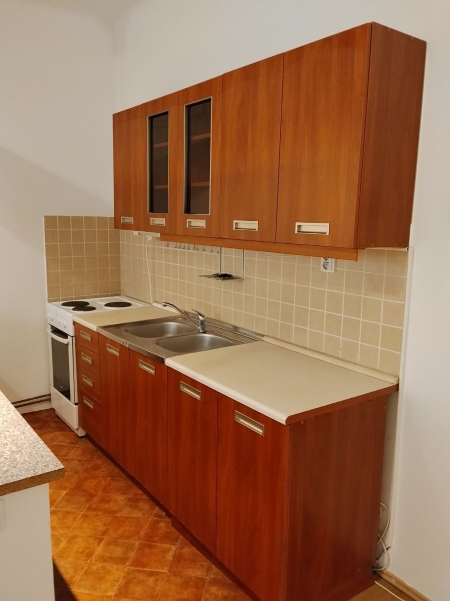 Pronájem byt 1+kk - Školní, Praha - Braník, 38 m² - 5