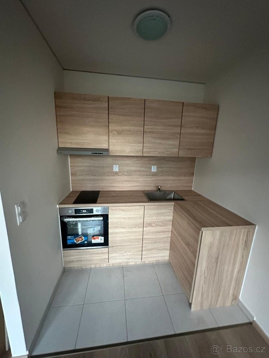 Pronájem byt - Praha, 190 00