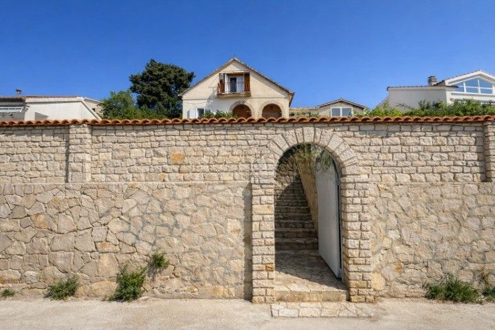Rodinný dům · 987 66, Zahraničí - 3