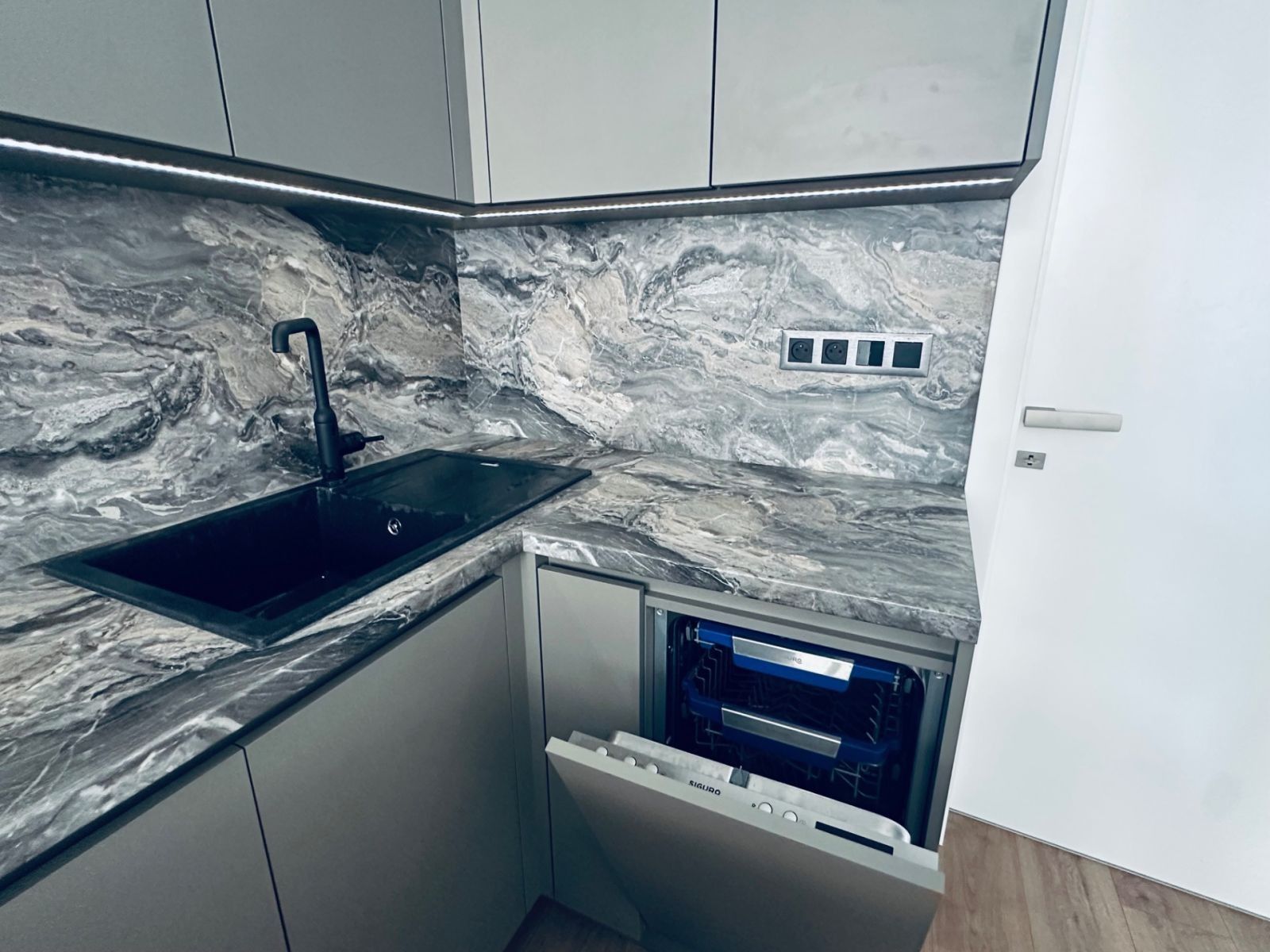 Byt 2+1 · 58 m² · Milady Horákové, Praha - Holešovice - 3