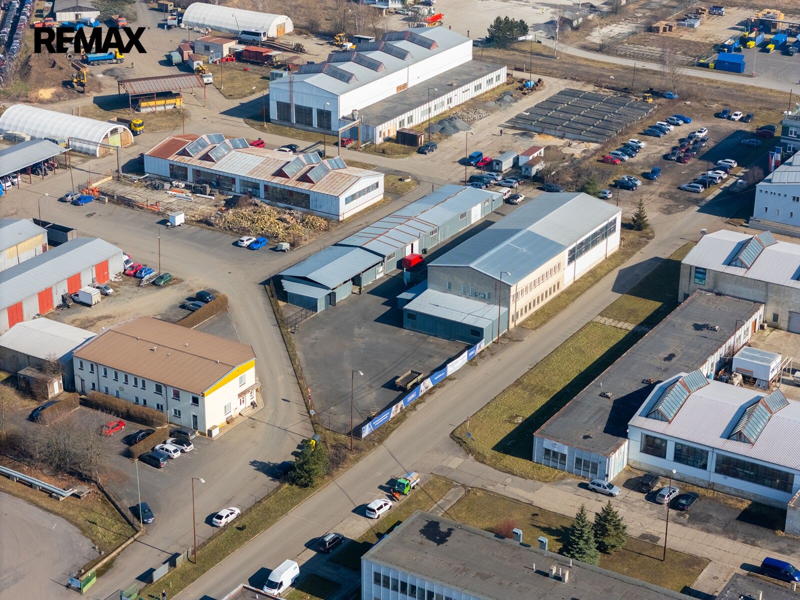 Obchodní prostory · 1 349 m² · Most - 4