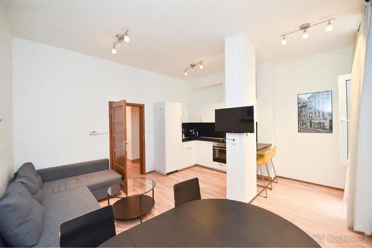Pronájem byt - Praha, 186 00