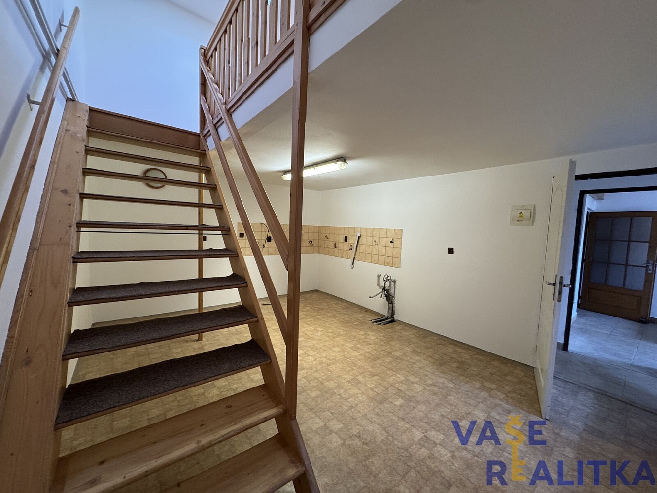 Pronájem rodinný dům - Podhradní Lhota, okres Kroměříž, 240 m² - 5