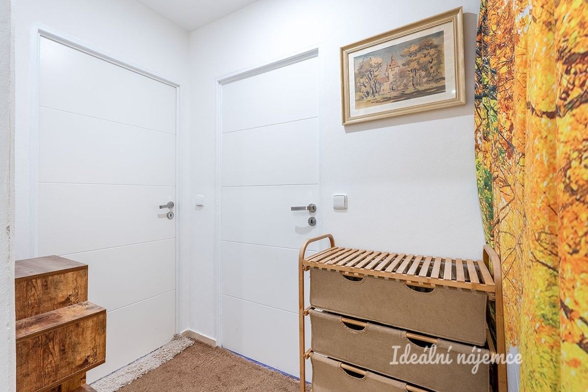 Byt 2+kk · 42 m² · Ciolkovského, Praha - 4