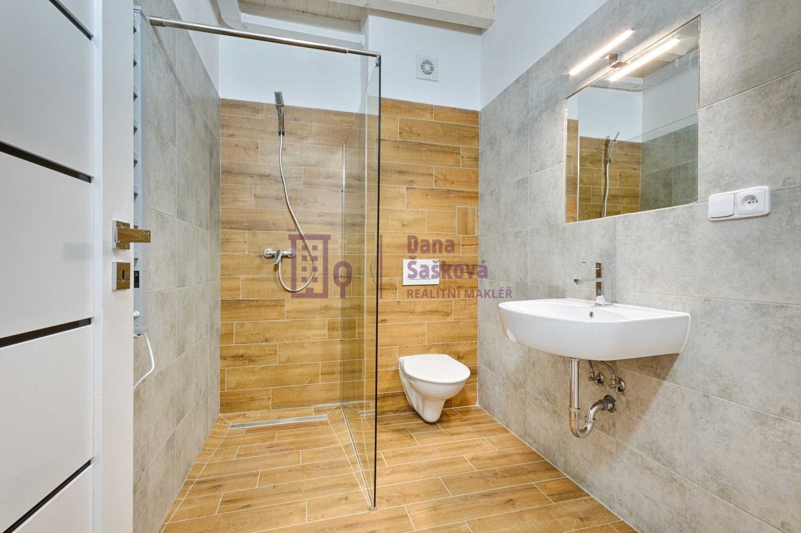 Pronájem byt 2+kk - nám. Míru, Jindřichův Hradec, 39 m²