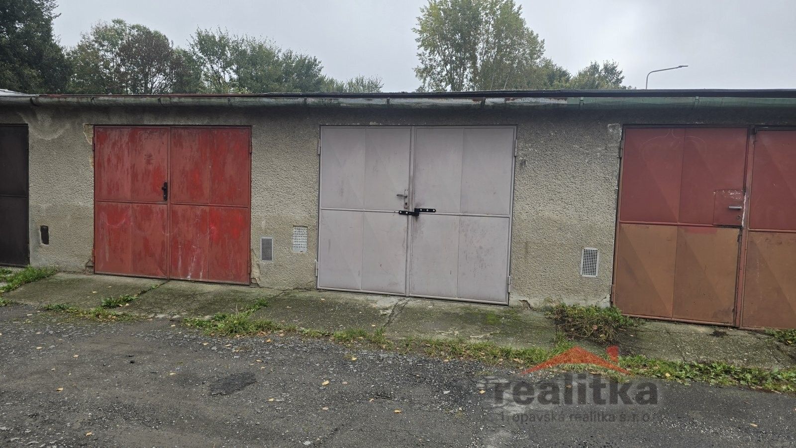Garáže, Holasická, Opava, 19 m²