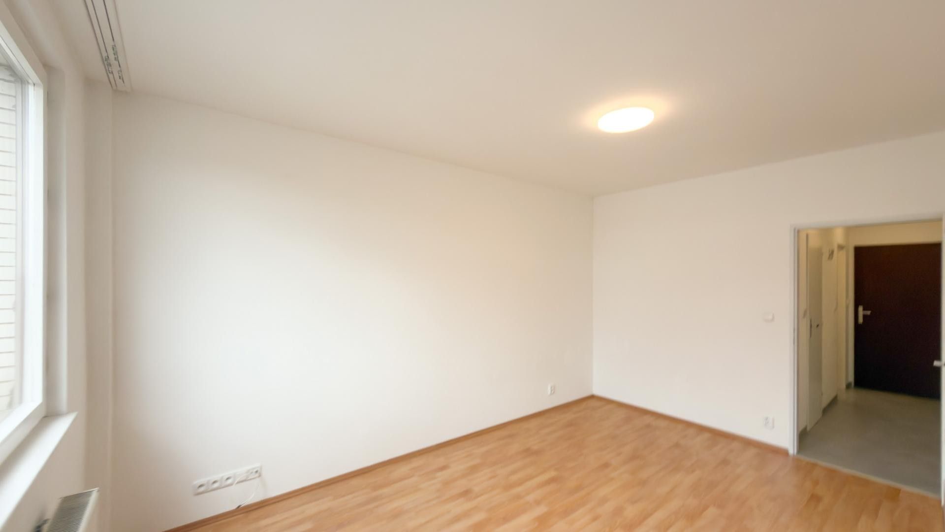 Byt 1+kk · 25 m² · Římská, Praha - 4