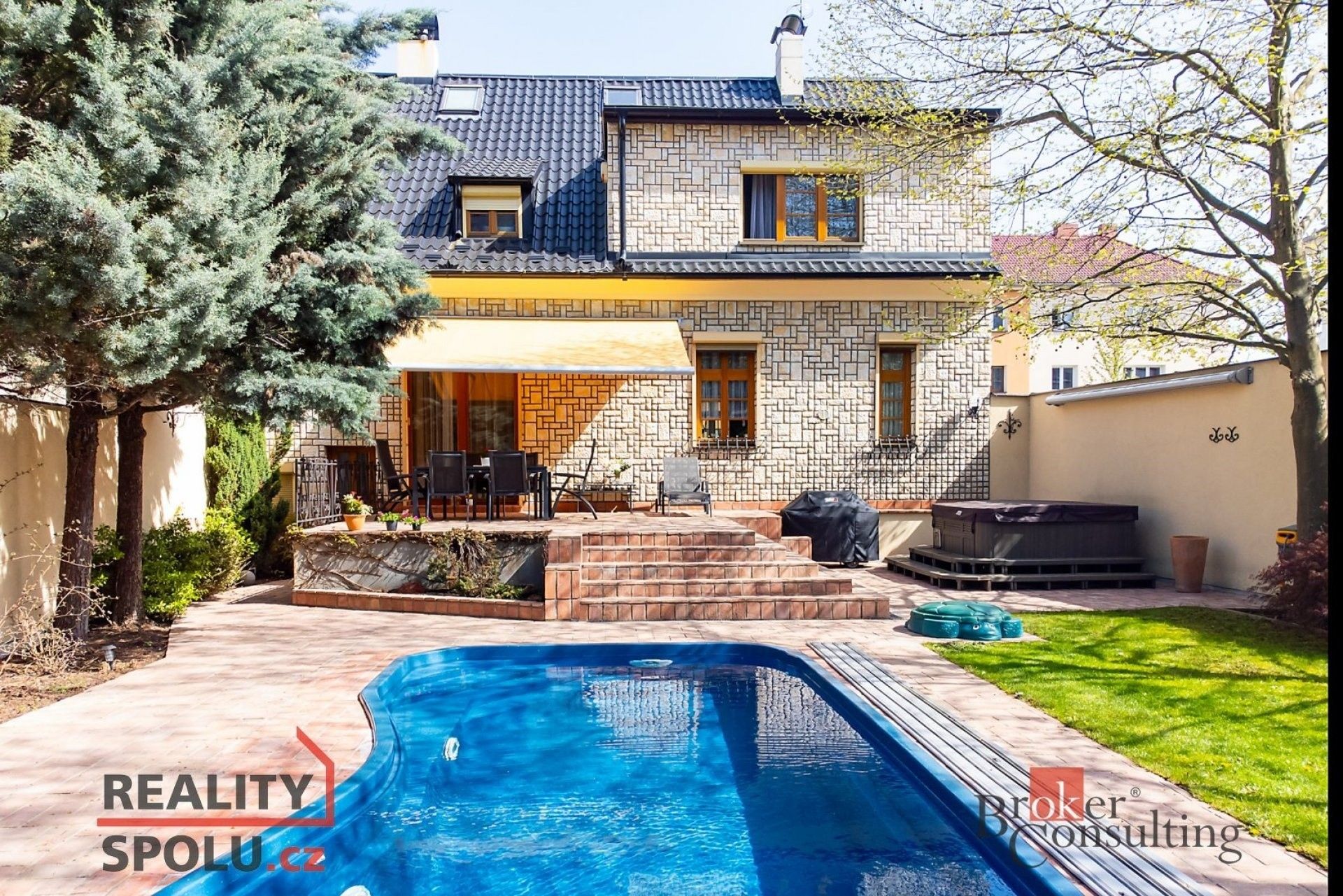 Prodej rodinný dům - Zapova, Benešov, 270 m²