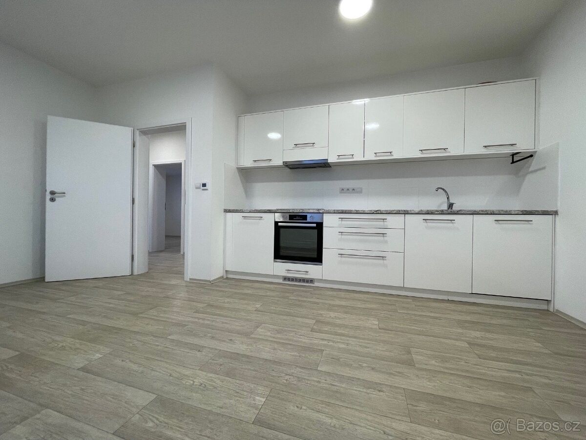 Pronájem byt - Boršice u Blatnice, 687 63