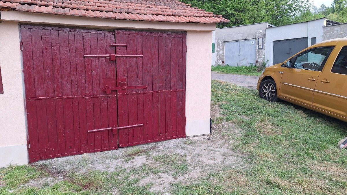 Garáž