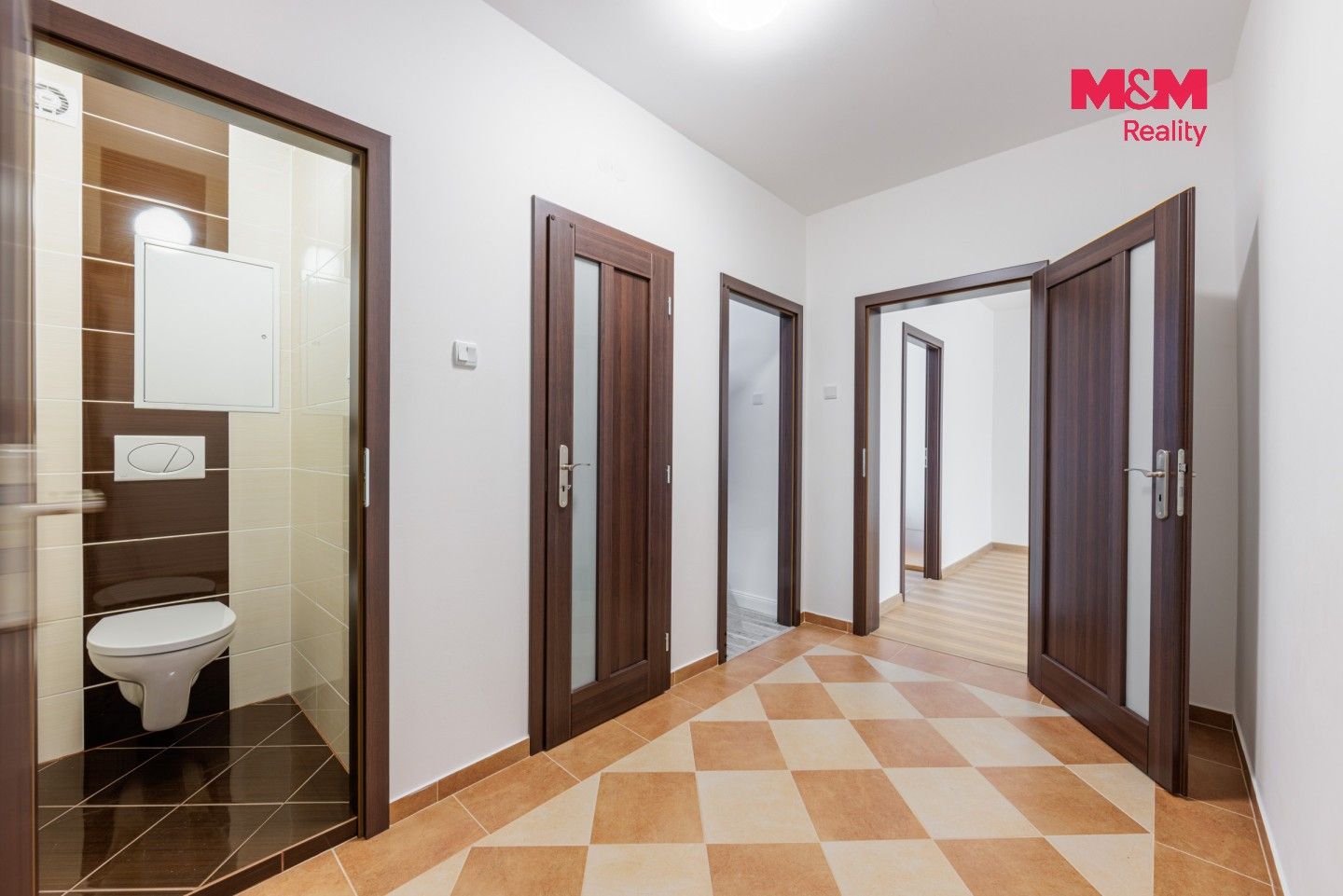 Byt 2+1 · 57 m² · Charkovská, Karlovy Vary - 4