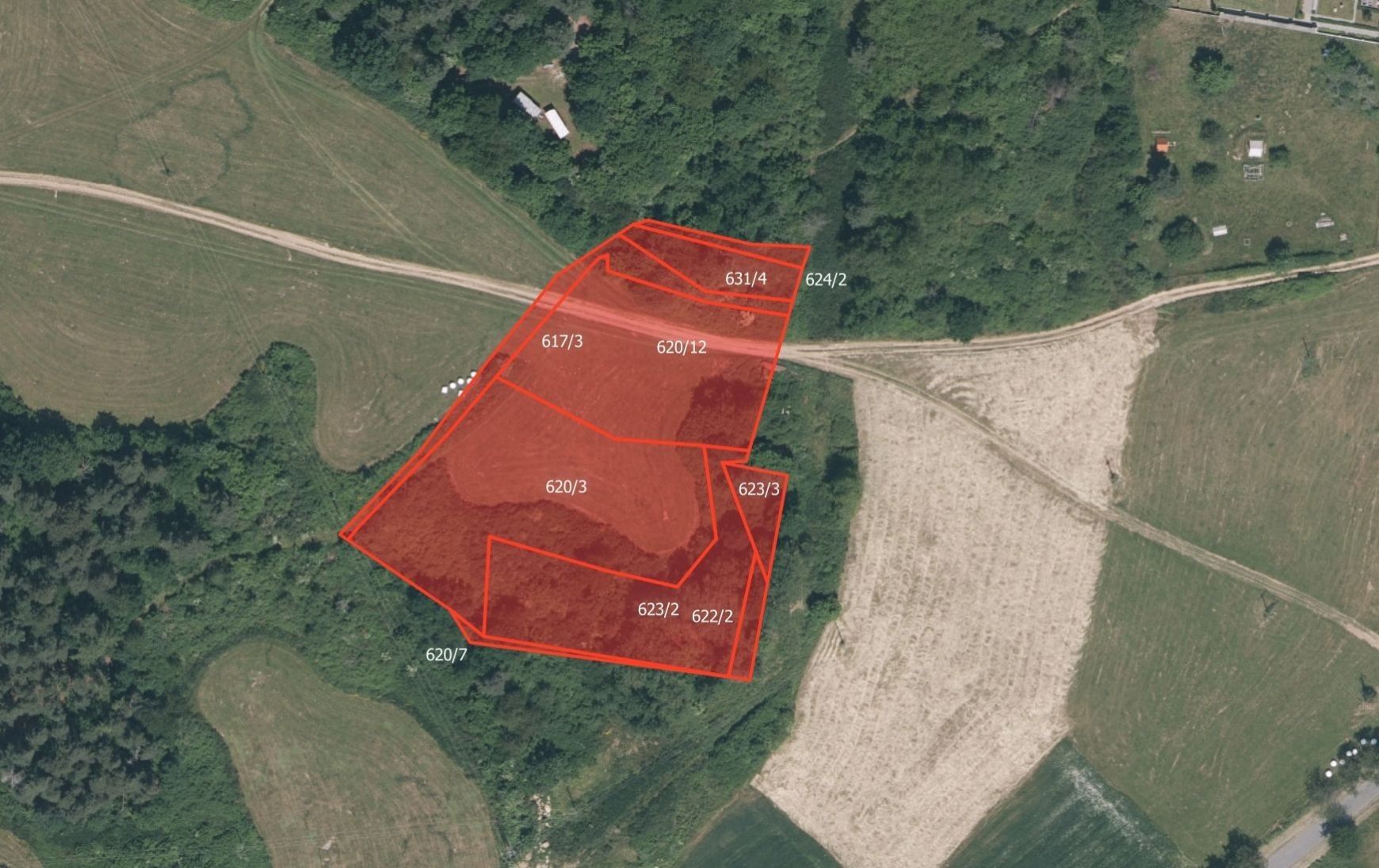 Louka, 8 897 m²