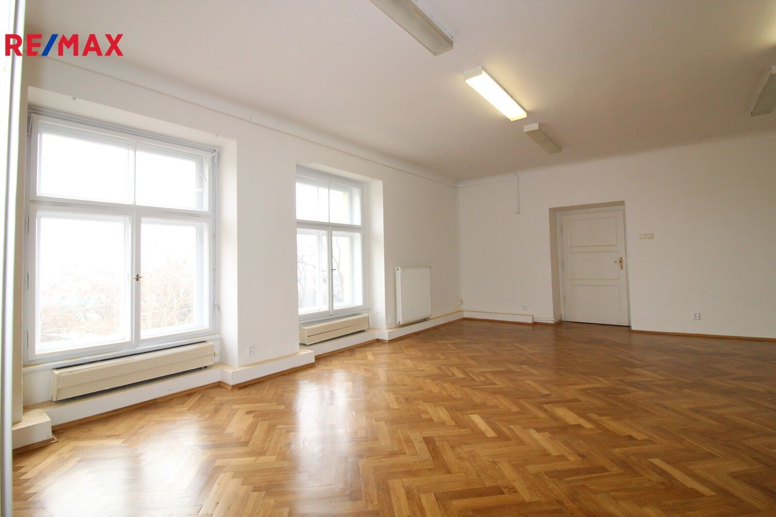 Pronájem kancelář - Holečkova, Praha, 79 m²