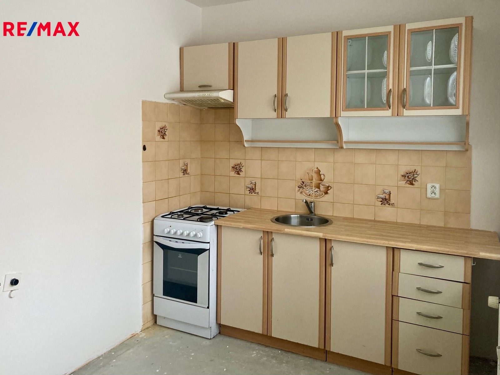 Prodej byt 1+1 - Holešická, Chomutov, 42 m²