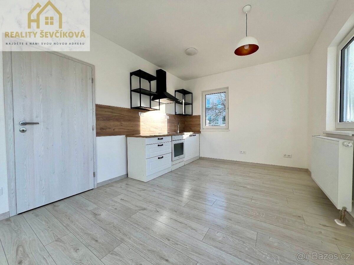 Byty, Hrochův Týnec, 538 62