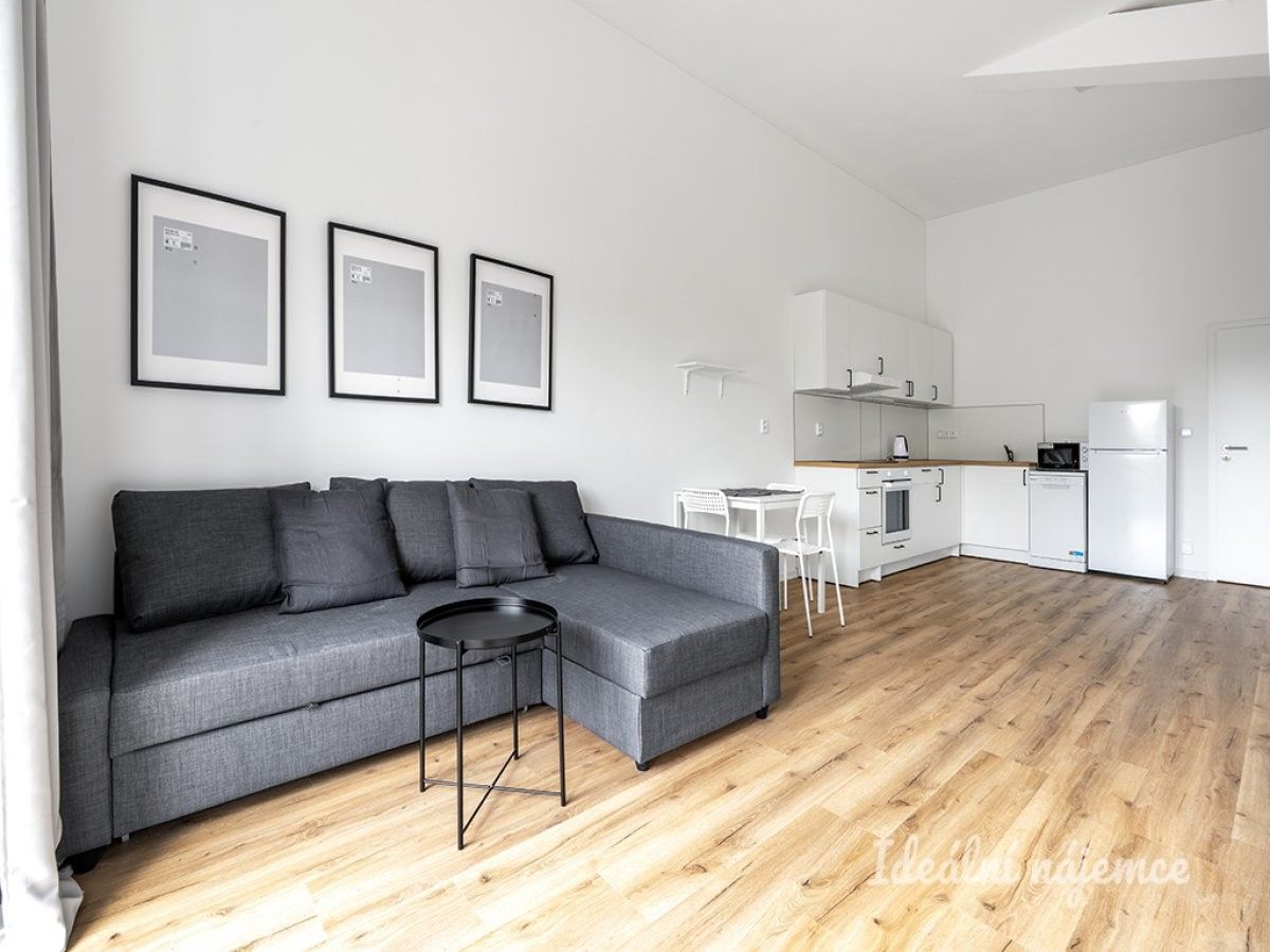 Byt 2+kk · 66 m² · Za černým mostem, Praha - 4