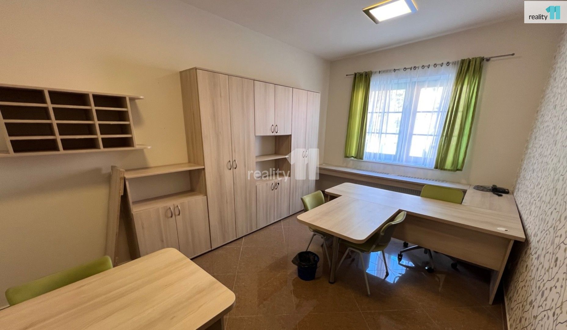 Pronájem kancelář - Chebská, Karlovy Vary, 14 m²