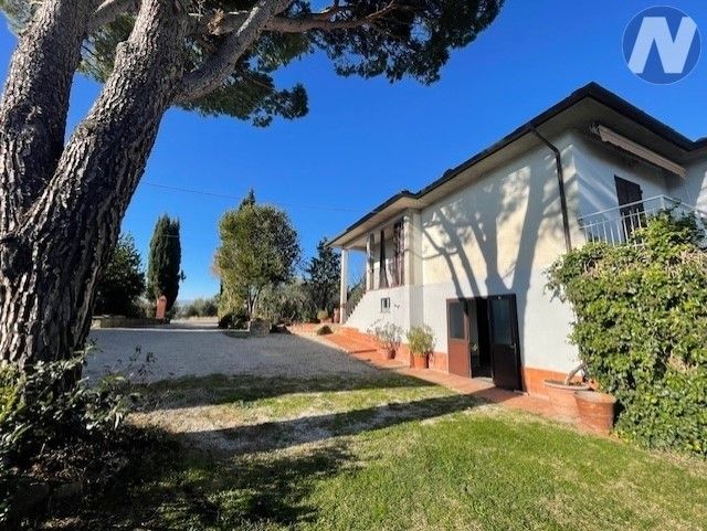 Rodinné domy, 987 66, Zahraničí