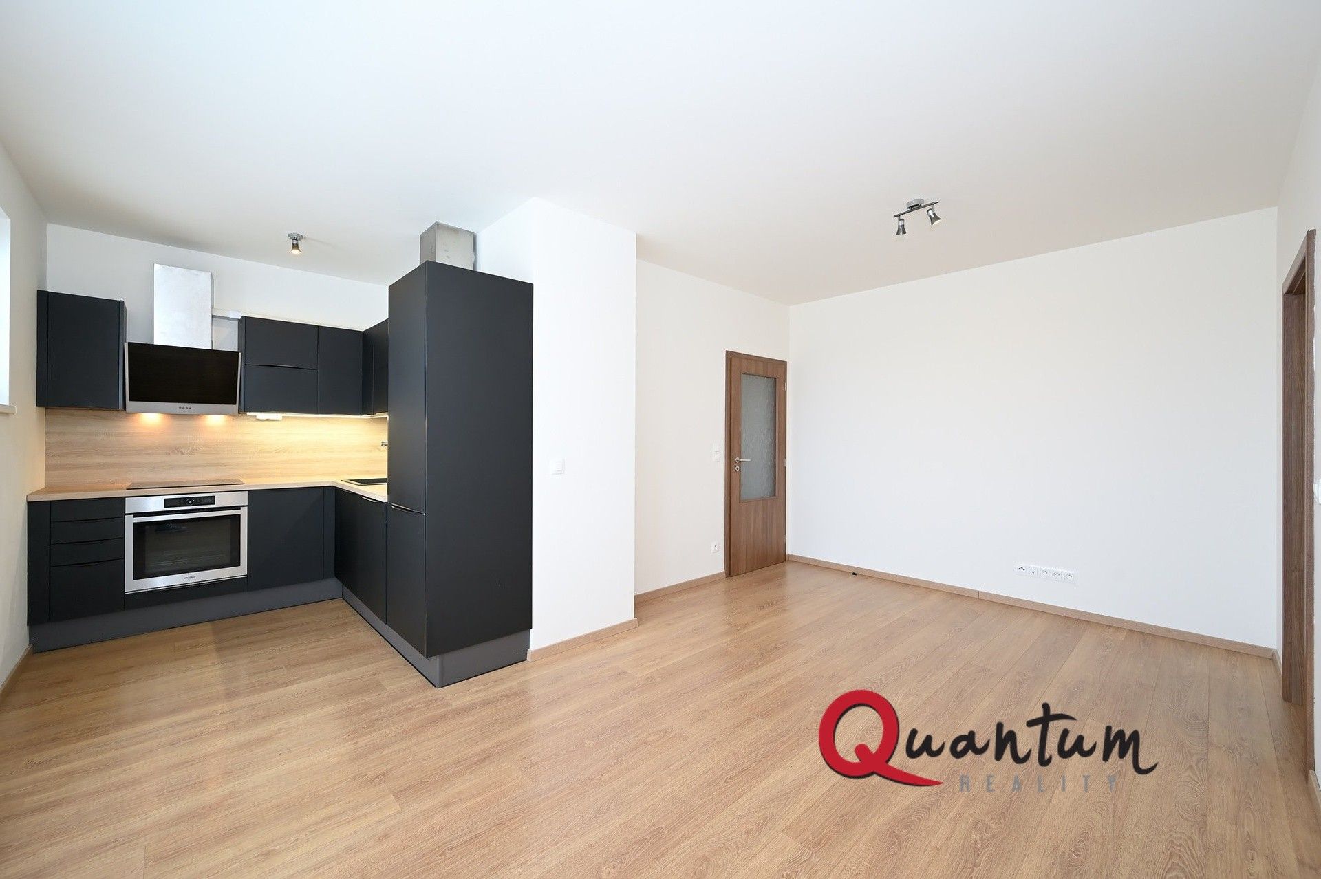 2+kk, Miloše Havla 1246, Praha, 88 m²