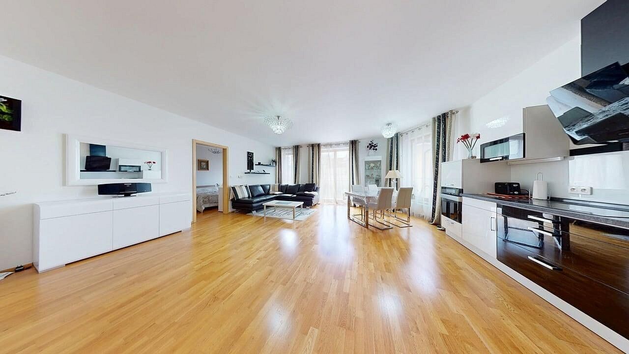 Byt 2+kk · 72 m² · Karlovy Vary, Karlovarský kraj - 3