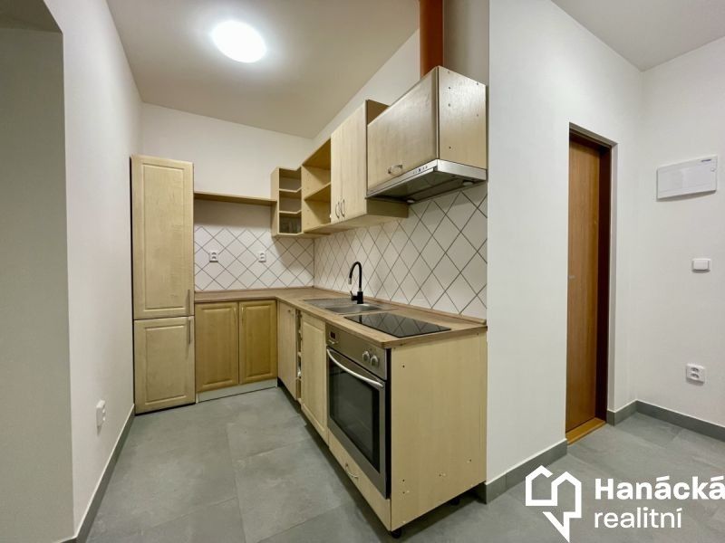 1+1, Masarykovo nám., Bystřice pod Hostýnem, 33 m²