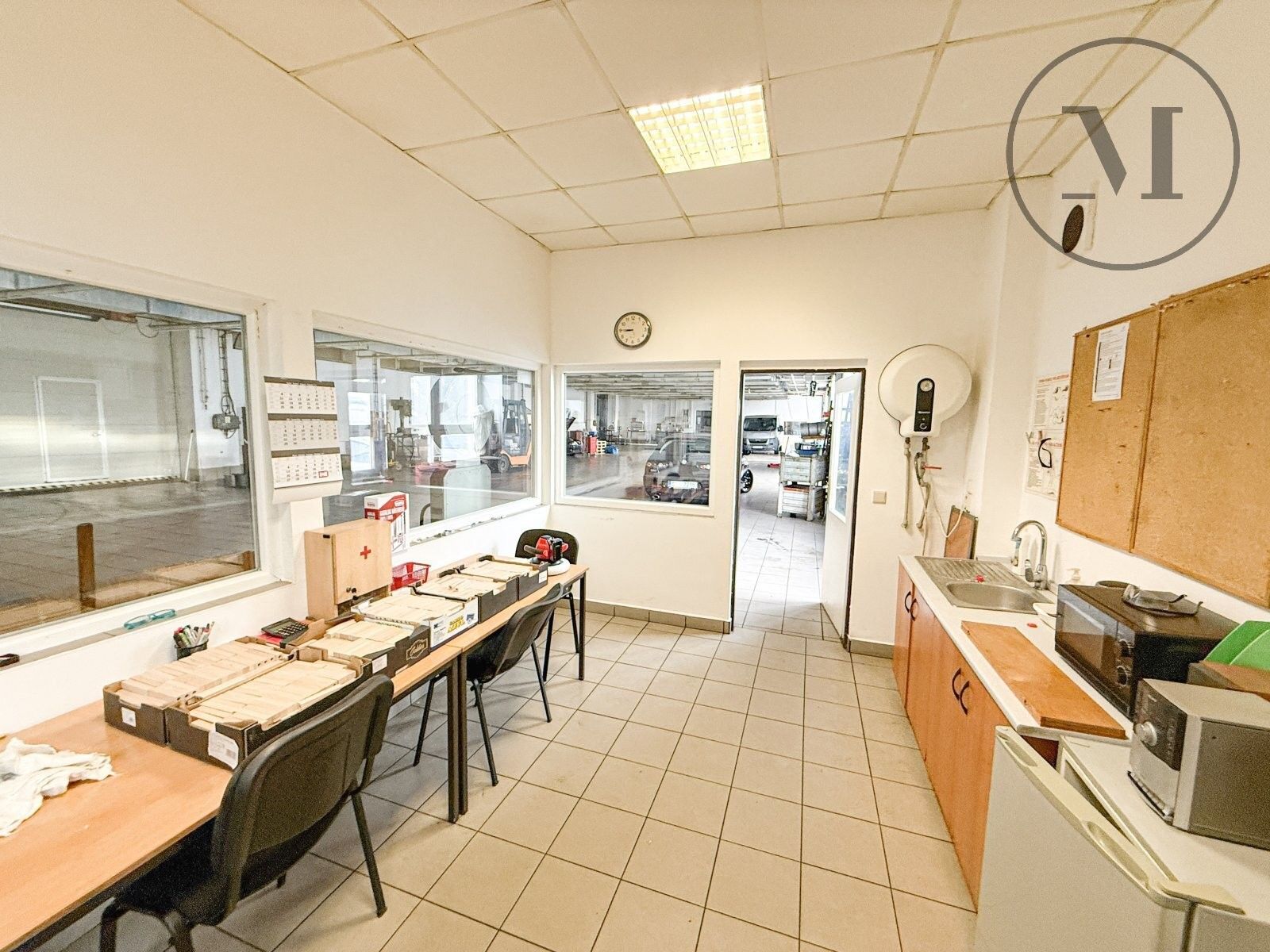 Pronájem výrobní prostory - Miletínská 886, Lišov, 1 000 m² - 5