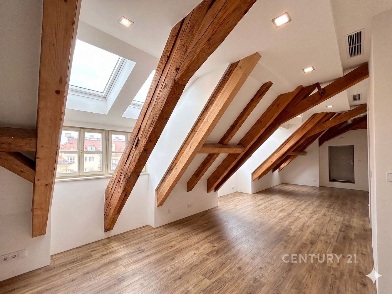 Pronájem kancelář - Praha - Nové Město, okres Praha 1, Hlavní město Praha, 154 m² - 1