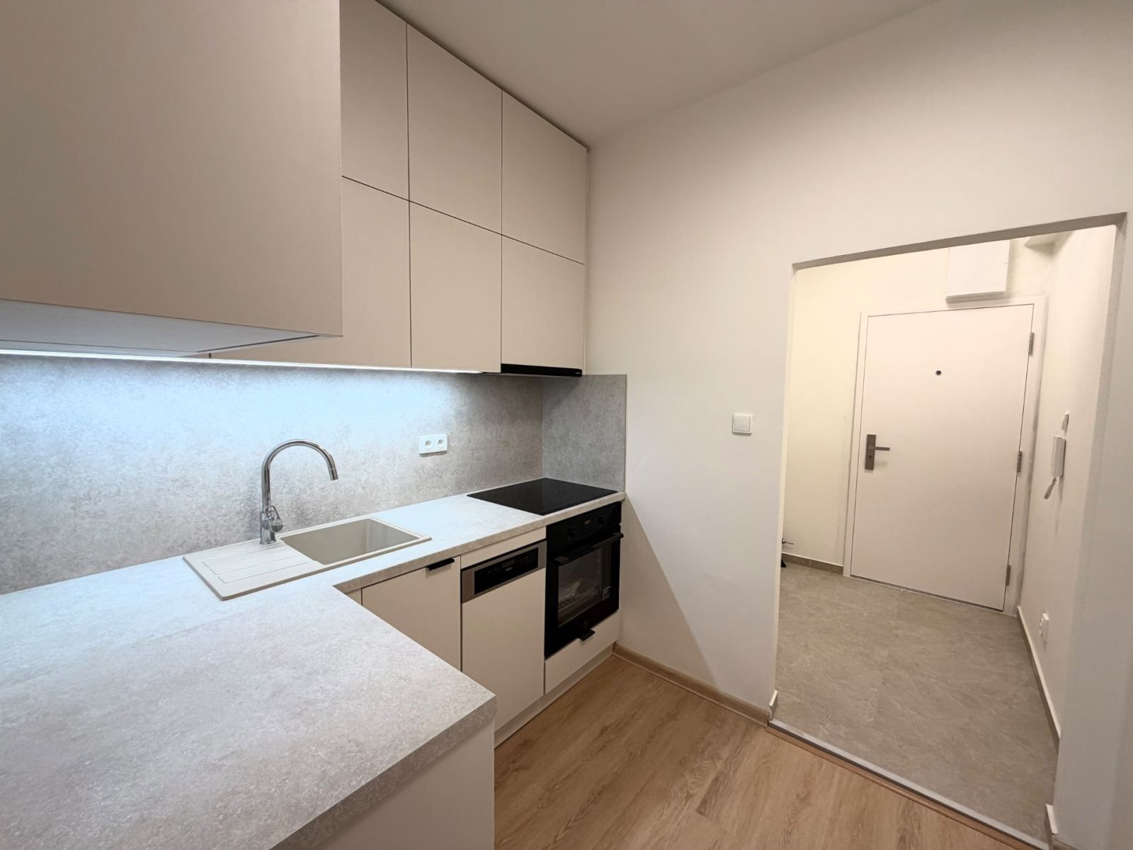 1+1, Dělnická, Praha - Holešovice, 33 m² - 2