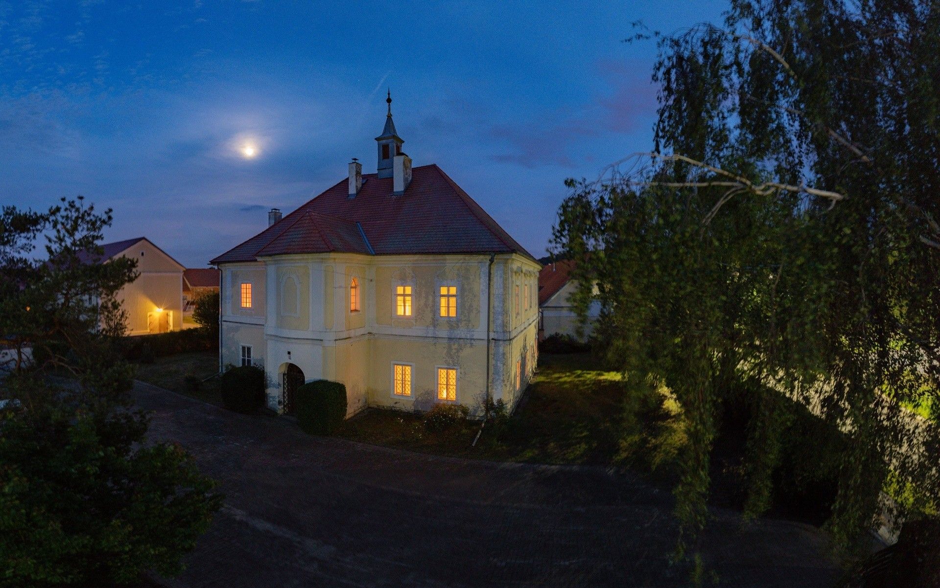 Památky, Hlízov, 593 m²