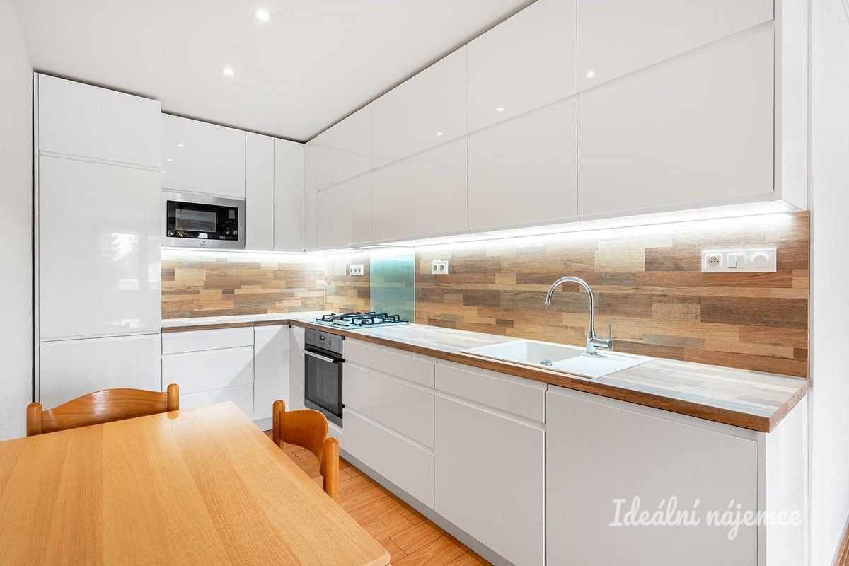 3+kk, Jeřábkova, Praha, 66 m²