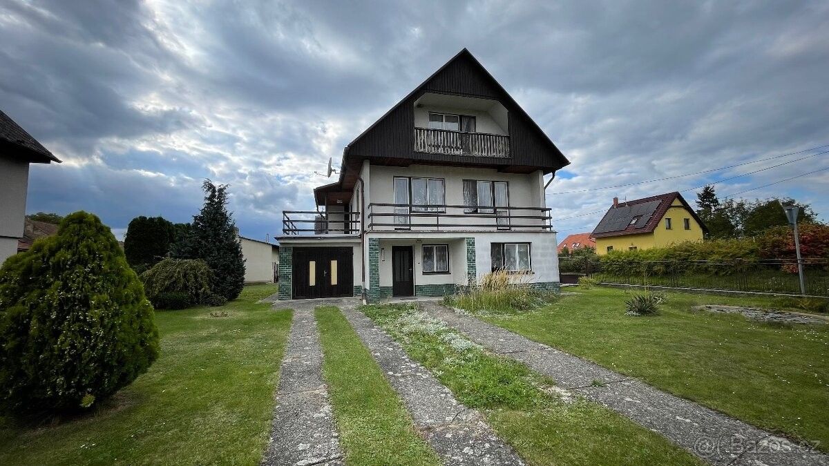 Rodinné domy, Kly, 277 41