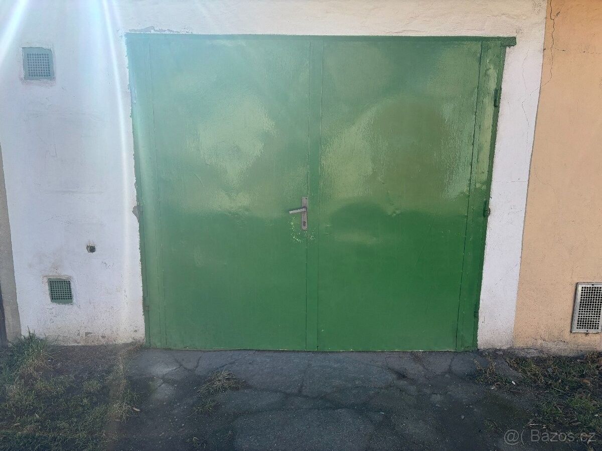 Garáže, Uherský Ostroh, 687 24