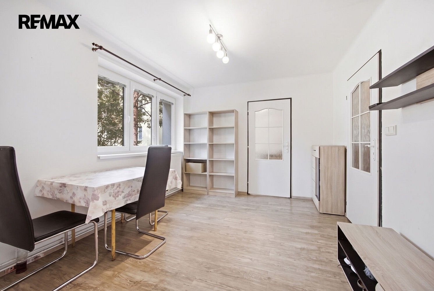 Prodej byt 2+1 - Praha - Uhříněves, okres Praha 22, Hlavní město Praha, 43 m² - 5