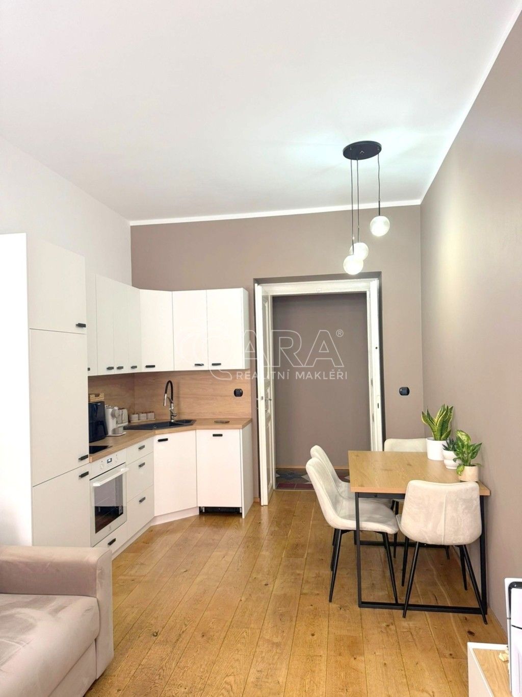 Pronájem byt 1+1 - Pavla Švandy ze Semčic, Praha, 44 m²