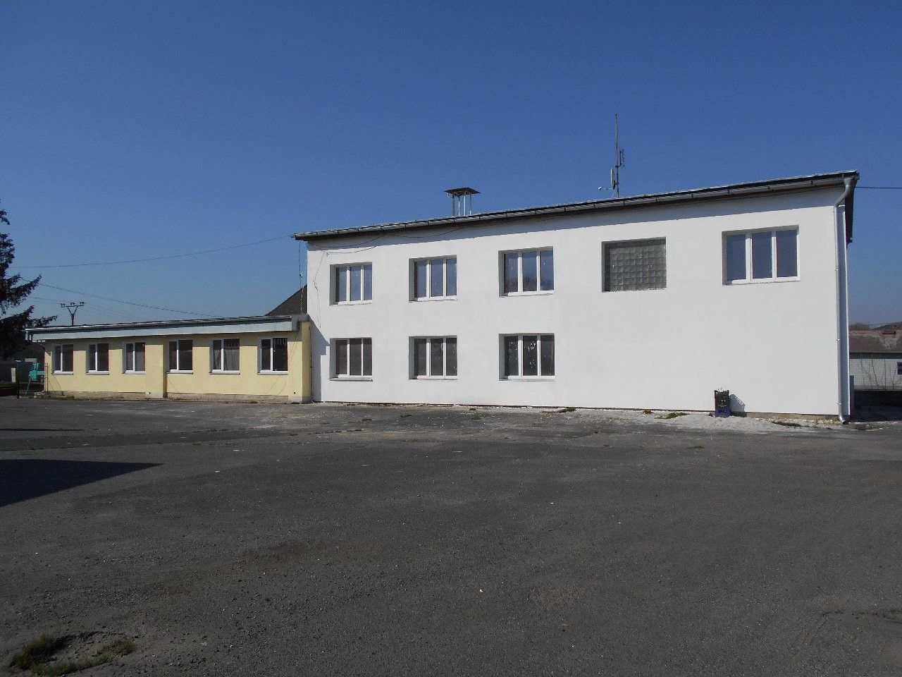 Prodej komerční - Hradiště, Cheb, 2 600 m²