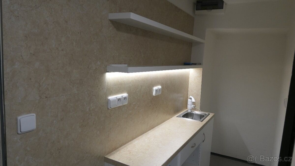 Pronájem obchodní prostory - Valašské Meziříčí, 757 01