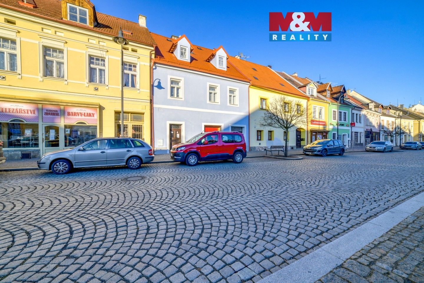 Obchodní prostory, náměstí Svobody, Planá, 95 m²